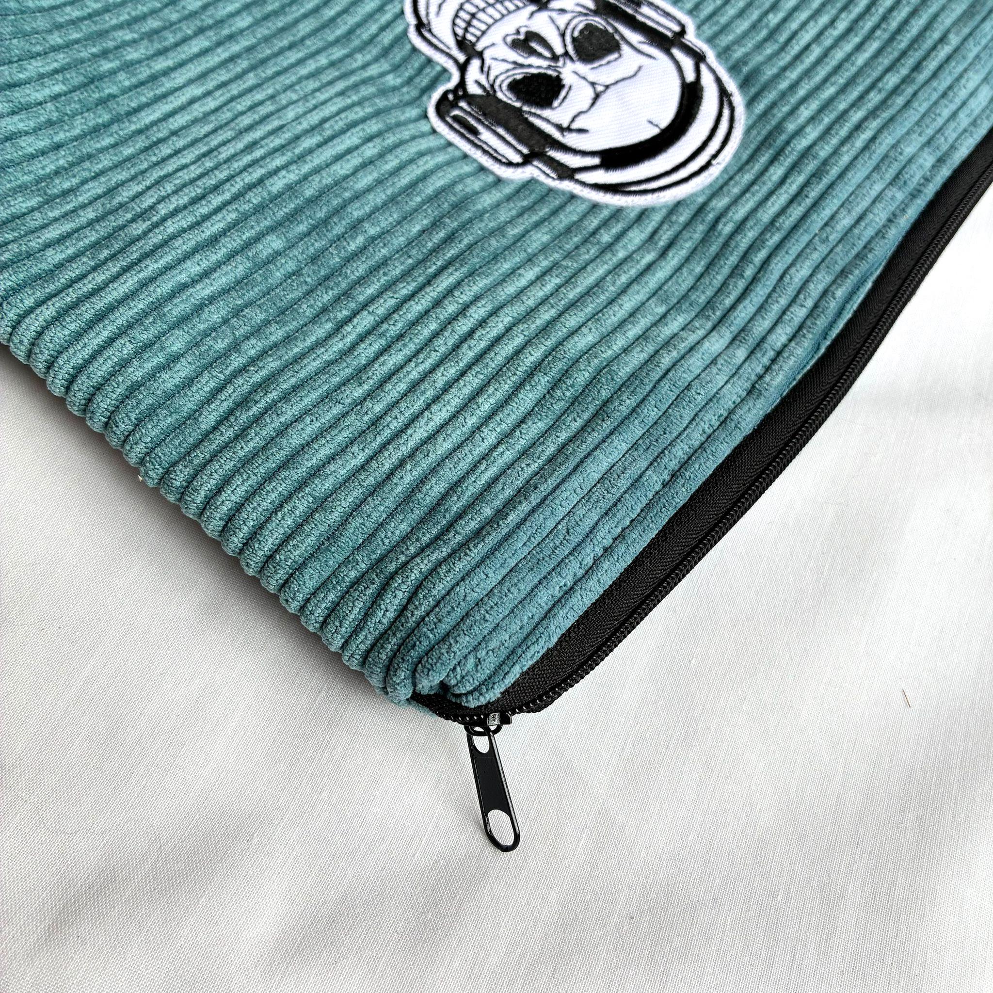 Skull Corduroy Pouch