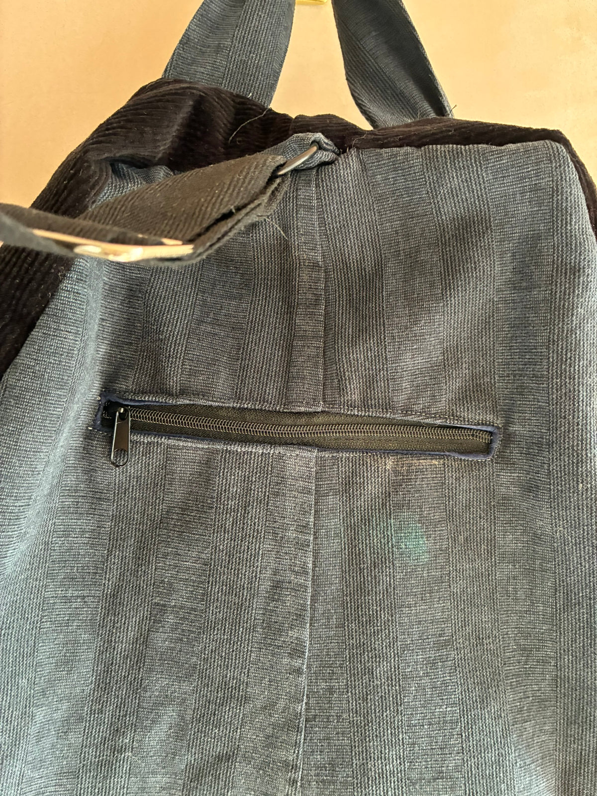 Ground Loop Sling Bag