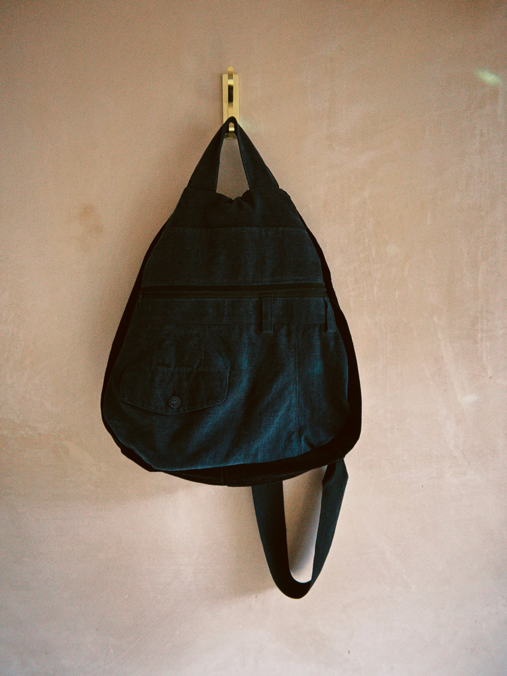 Ground Loop Sling Bag